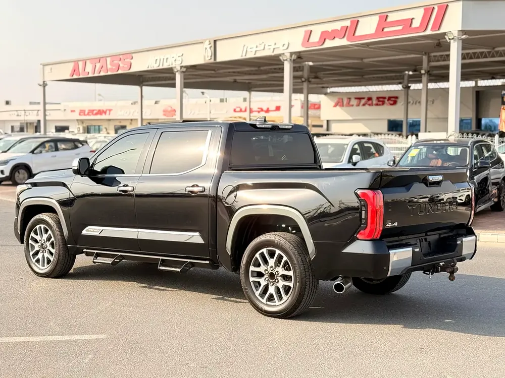 TOYOTA TUNDRA PLATINUM 4x4  - 2023 PANORAMIC ROOF - Excellent Condition  3. 4 - V6 - Image 19