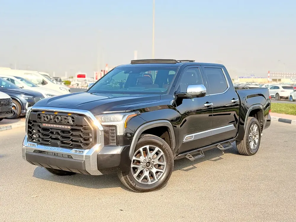 TOYOTA TUNDRA PLATINUM 4x4  - 2023 PANORAMIC ROOF - Excellent Condition  3. 4 - V6 - Image 4
