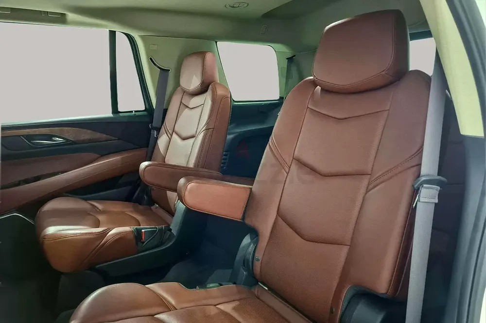 AED 6579/month | 2015 Cadillac Escalade  | GCC Specs | Ref#430950 - Image 12