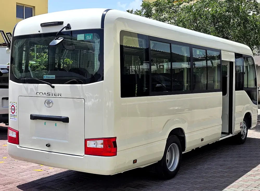 Toyota Coaster 2.7l M/T RWD 23 seats Automatic Door white color Gcc Specs 2026 Model 026 - Image 6