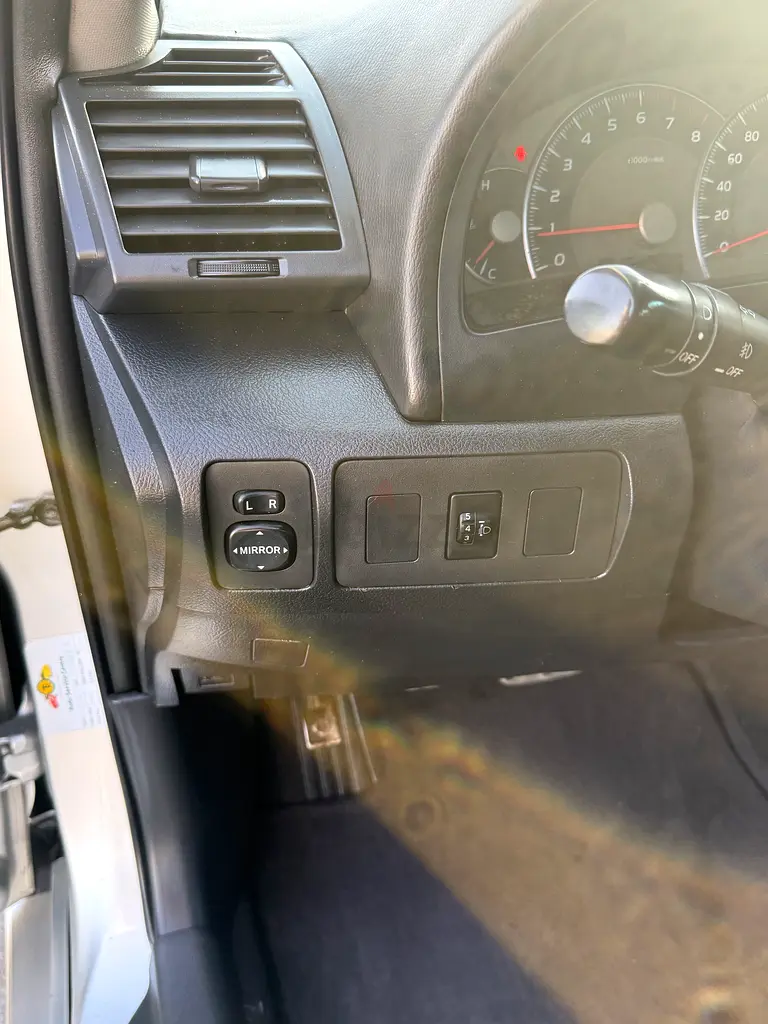 Toyota Camry model 2008 Gcc - Image 9