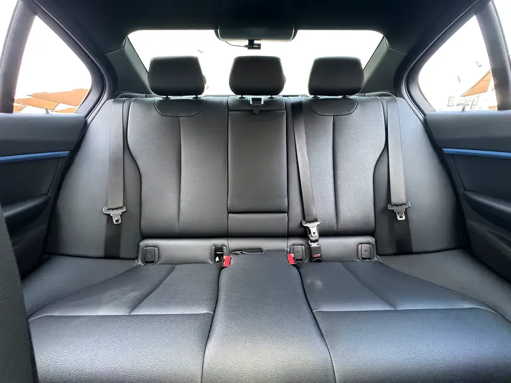 2019 BMW 3-Series 320i M KIT xDrive - fully loaded Well Maintained - Image 10