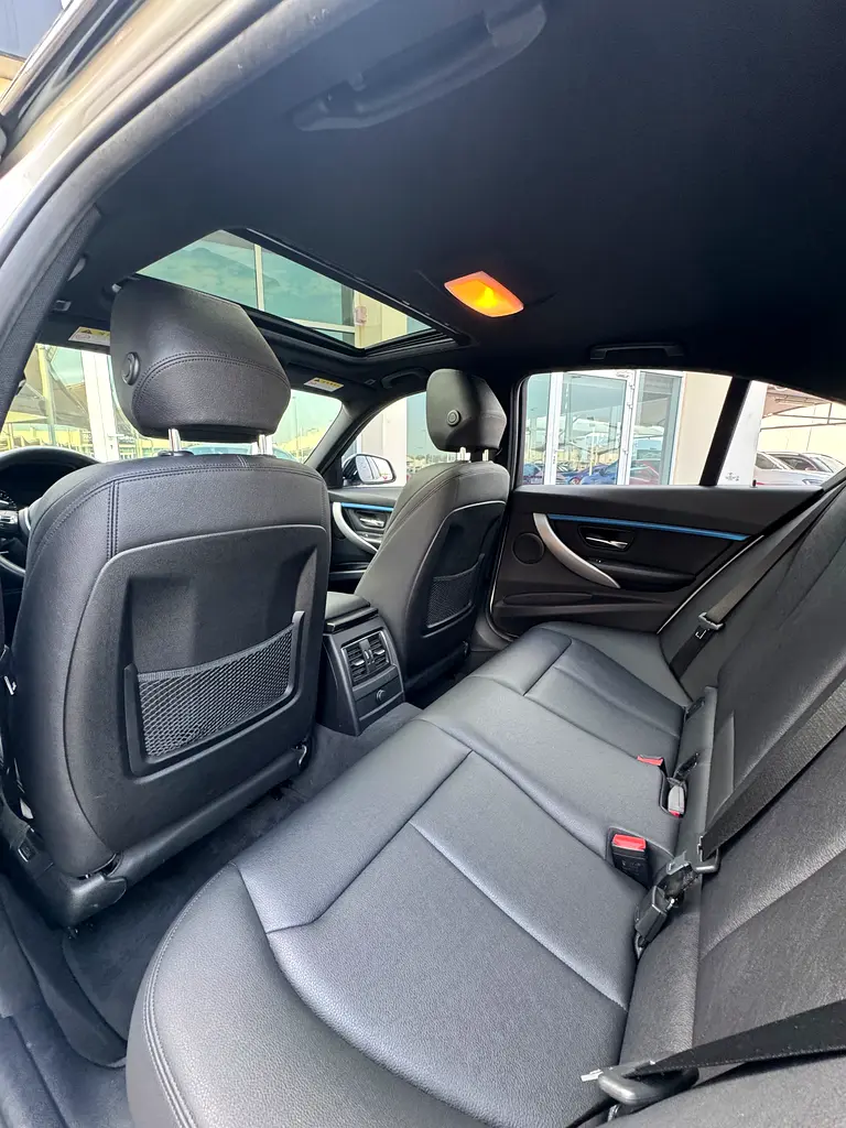 2019 BMW 3-Series 320i M KIT xDrive - fully loaded Well Maintained - Image 9