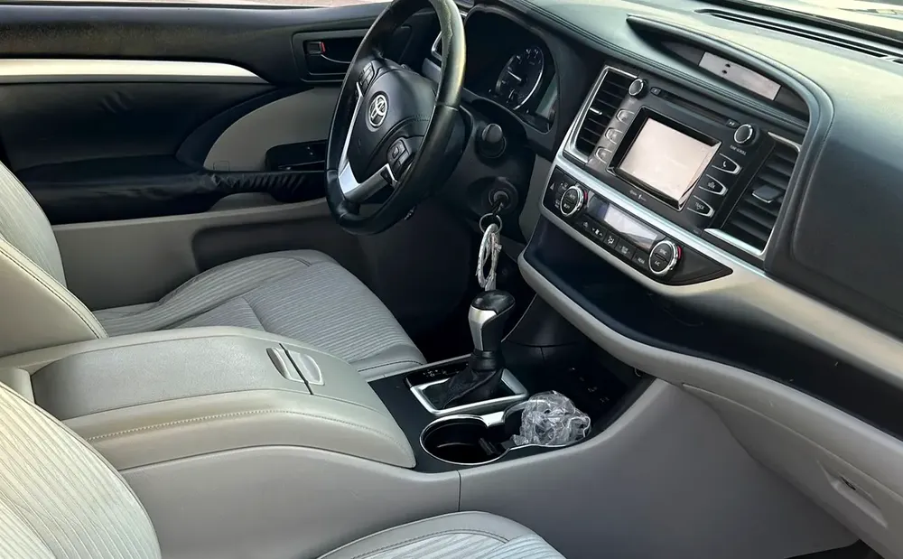 2014 Toyota Highlander LE+ 3.5L V6 - MidOption+ 7 Seater - Truck Auto - Electric Seat - Rear CAM - Image 11