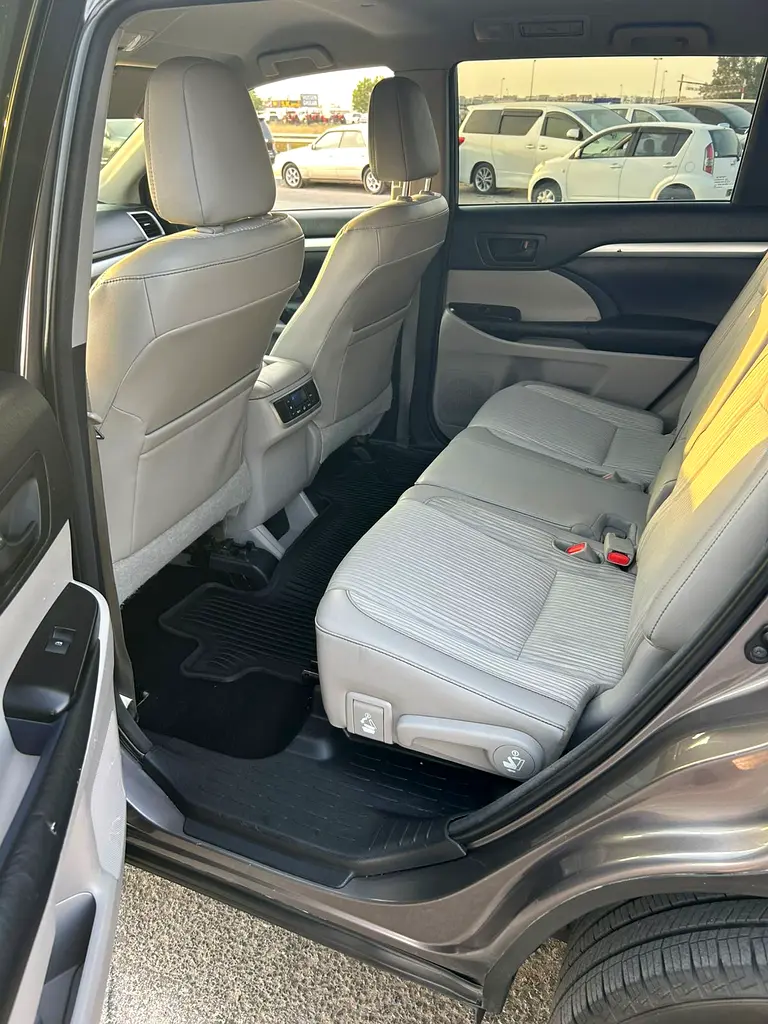 2014 Toyota Highlander LE+ 3.5L V6 - MidOption+ 7 Seater - Truck Auto - Electric Seat - Rear CAM - Image 14