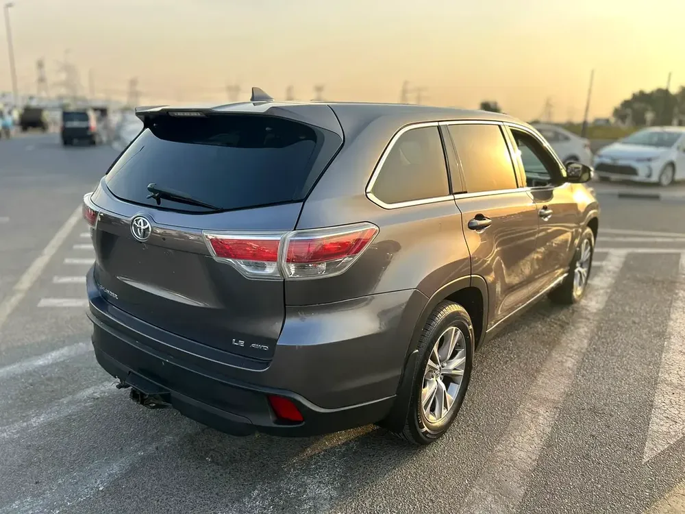 2014 Toyota Highlander LE+ 3.5L V6 - MidOption+ 7 Seater - Truck Auto - Electric Seat - Rear CAM - Image 6