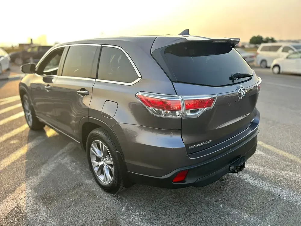2014 Toyota Highlander LE+ 3.5L V6 - MidOption+ 7 Seater - Truck Auto - Electric Seat - Rear CAM - Image 7