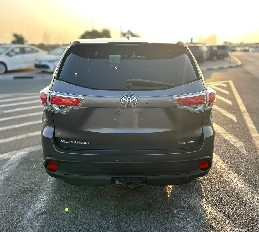 2014 Toyota Highlander LE+ 3.5L V6 - MidOption+ 7 Seater - Truck Auto - Electric Seat - Rear CAM - Image 8