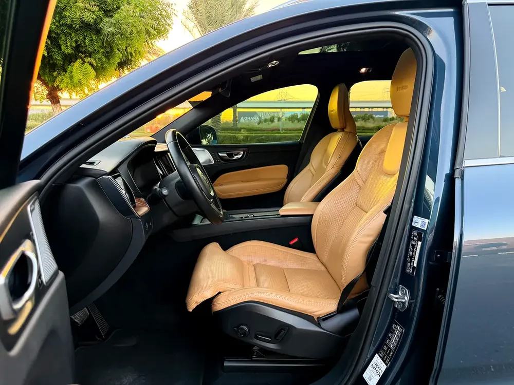 2020 Volvo XC60 T6 Inscription Highline | GCC Specs | Low Mileage - Image 12