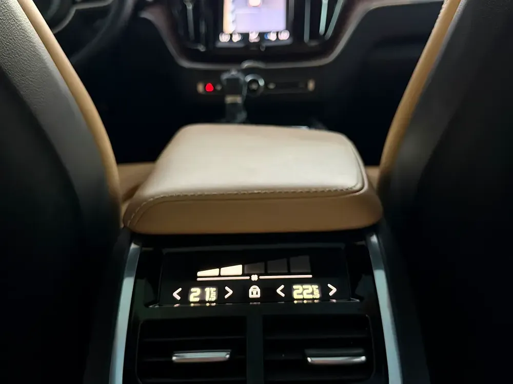 2020 Volvo XC60 T6 Inscription Highline | GCC Specs | Low Mileage - Image 15