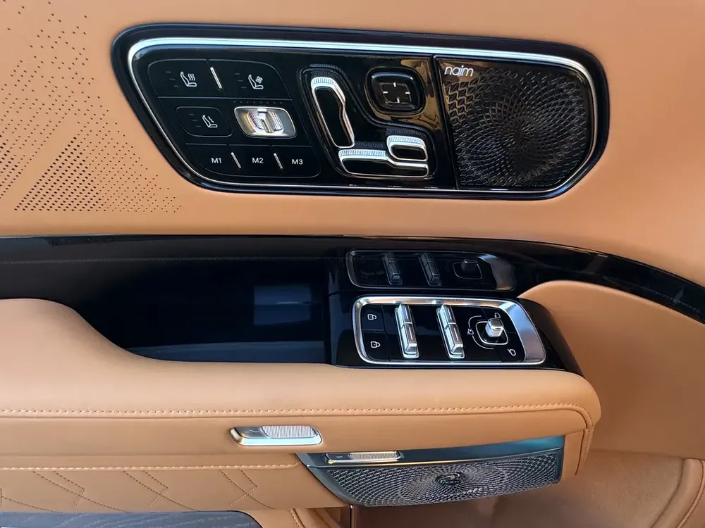 ZEEKR 9X Ultra 70kWh | 2nd-row Swivel Seats - Image 9