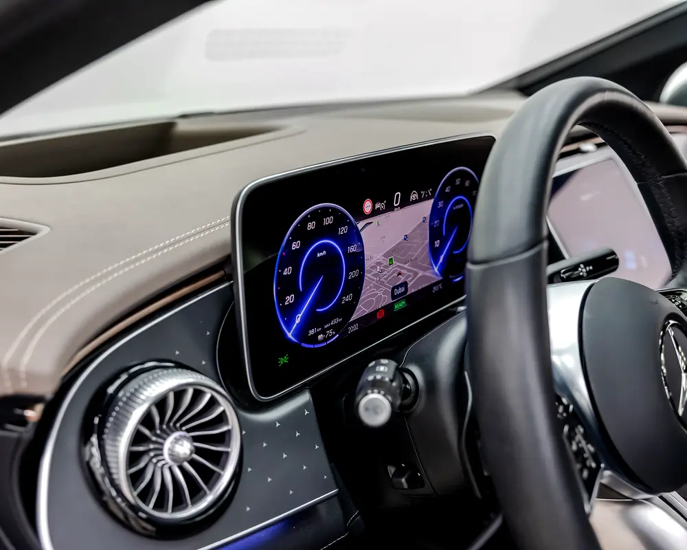 MERCEDES EQE350+ || 2024 - GCC - GARGASH WARRANTY AND SERVICE CONTRACT - EXCELLENT CONDITION - Image 12