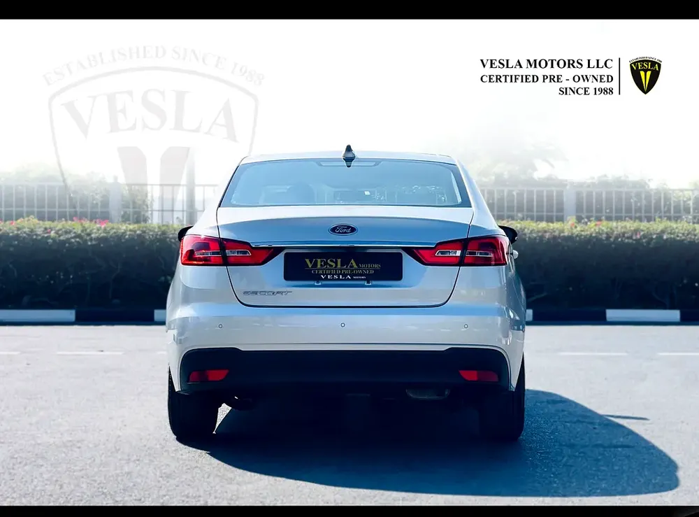 UNLIMITED MILEAGE WARRANTY / CRUISE CONTROL + CAMERA + ALLOY WHEELS + LED LIGHT / IN HOUSE FINANCE - Image 8