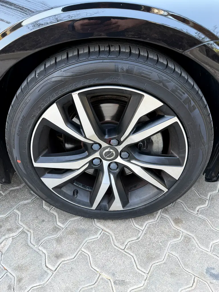 Volvo S60 2020 Gcc ( R design ) - Image 16