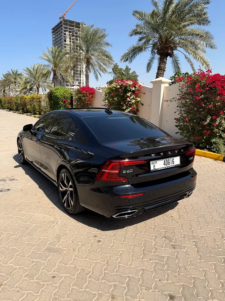 Volvo S60 2020 Gcc ( R design ) - Image 4
