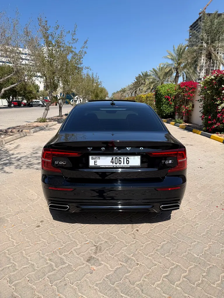 Volvo S60 2020 Gcc ( R design ) - Image 6