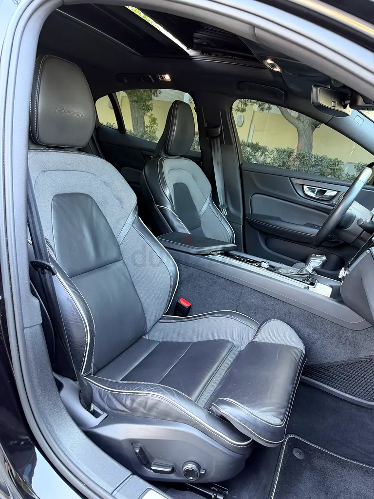 Volvo S60 2020 Gcc ( R design ) - Image 9