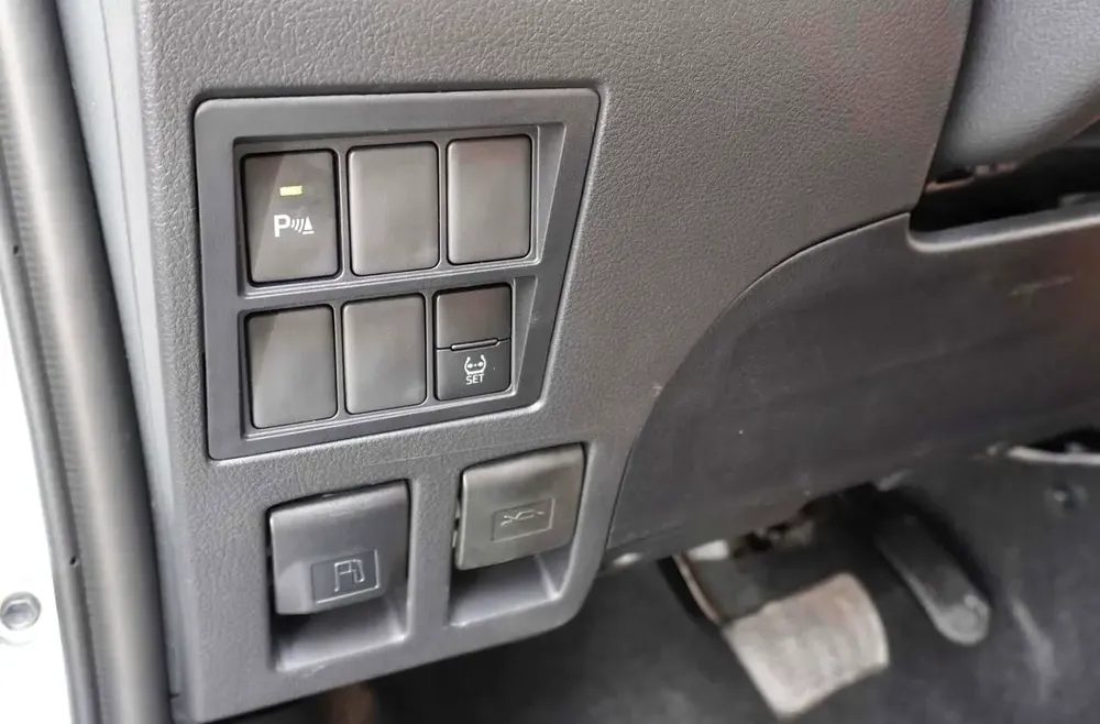 2025 MODEL TOYOTA-FORTUNER 2.7L 4X4 A/T - Image 10