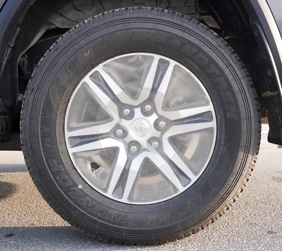 2025 MODEL TOYOTA-FORTUNER 2.7L 4X4 A/T - Image 5