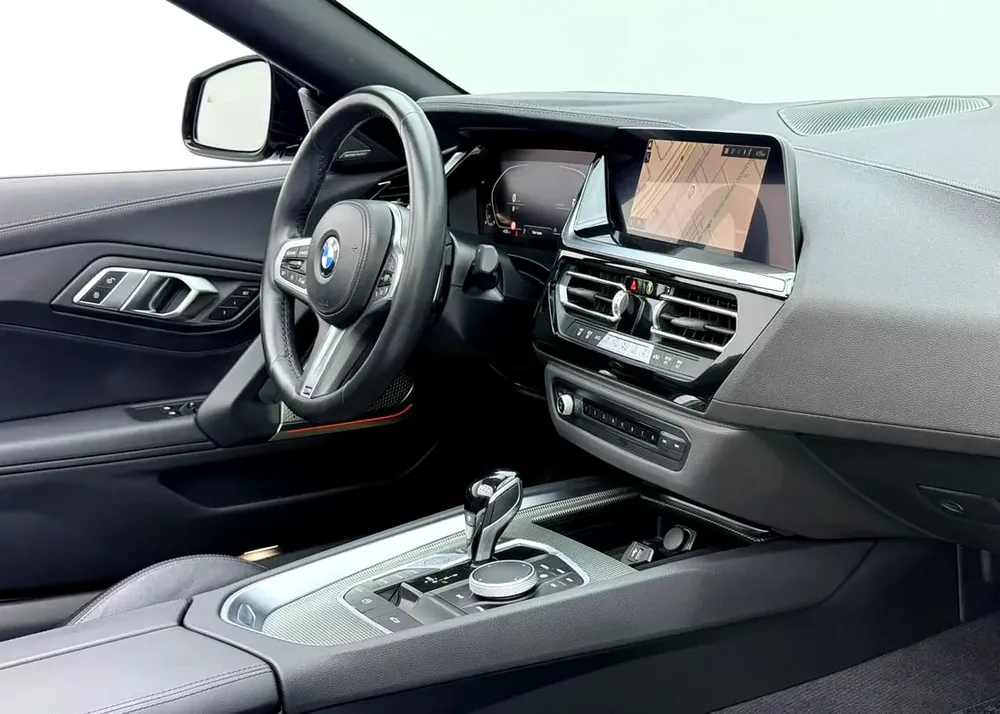 2023 BMW Z4 sDrive20i M-Sport, 2028 BMW Warranty + Service Pack, Full BMW Service Pack, Low Km, GCC - Image 9
