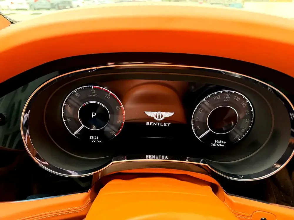 Bentley Bentayga 2024 Gcc Low Km Under Warrenty - Image 16