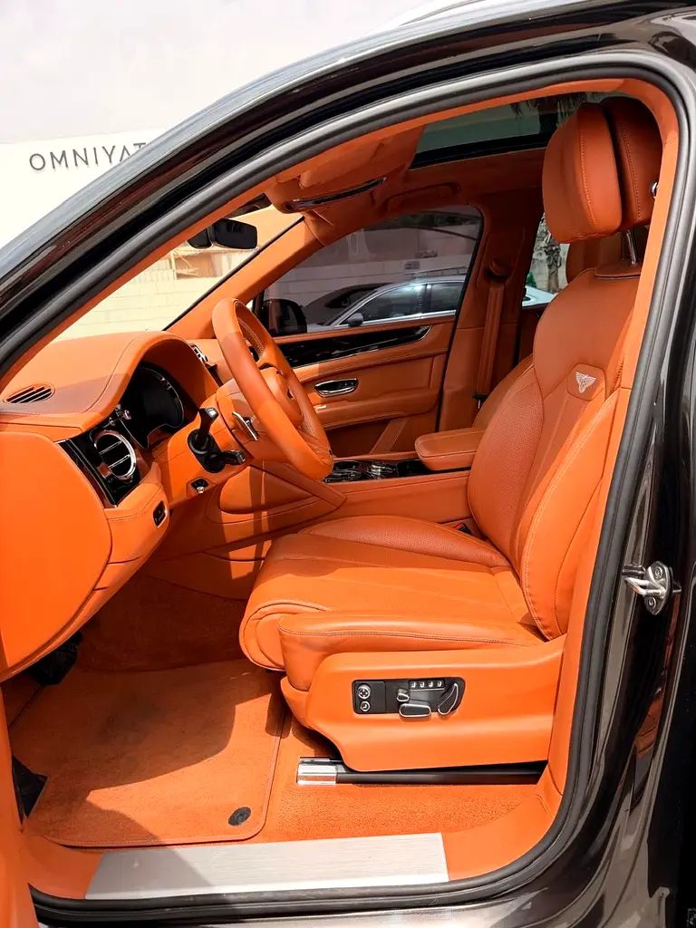 Bentley Bentayga 2024 Gcc Low Km Under Warrenty - Image 17