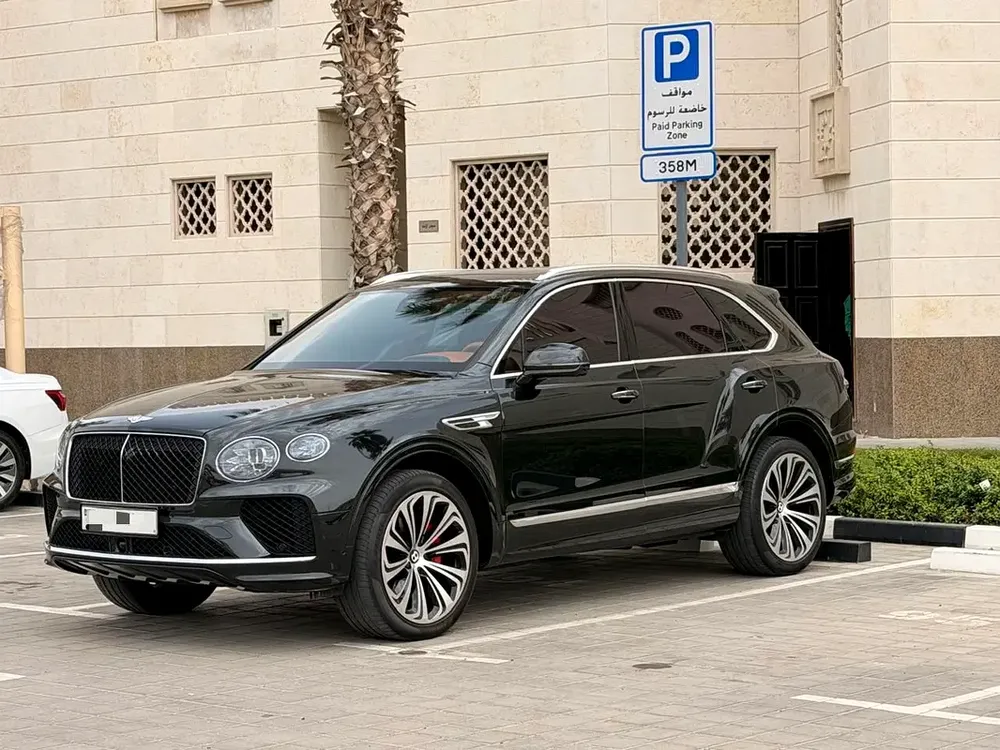 Bentley Bentayga 2024 Gcc Low Km Under Warrenty - Image 8