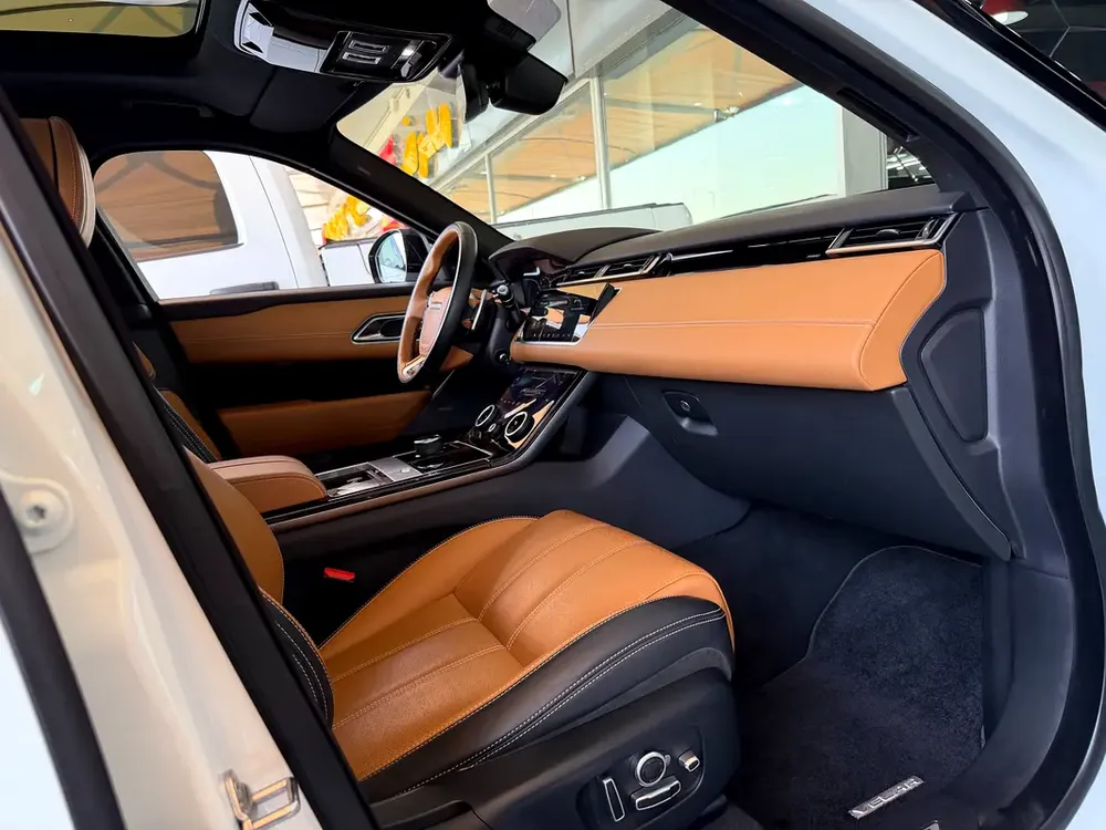 AED 1,680 P.M | 2019 Range Rover Velar P300 HSE R-Dynamic | Under Warranty | GCC | - Image 15