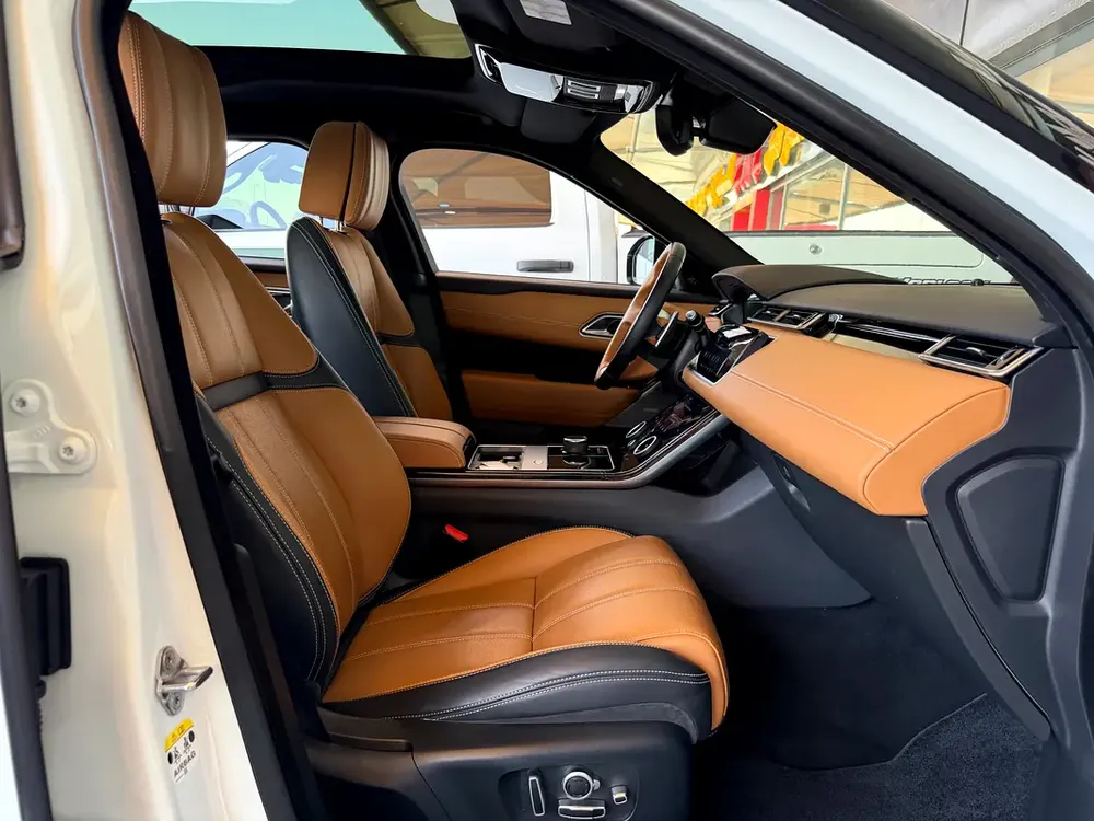 AED 1,680 P.M | 2019 Range Rover Velar P300 HSE R-Dynamic | Under Warranty | GCC | - Image 16