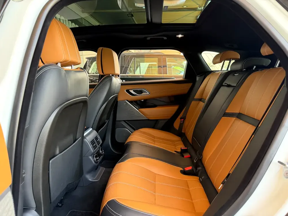 AED 1,680 P.M | 2019 Range Rover Velar P300 HSE R-Dynamic | Under Warranty | GCC | - Image 18