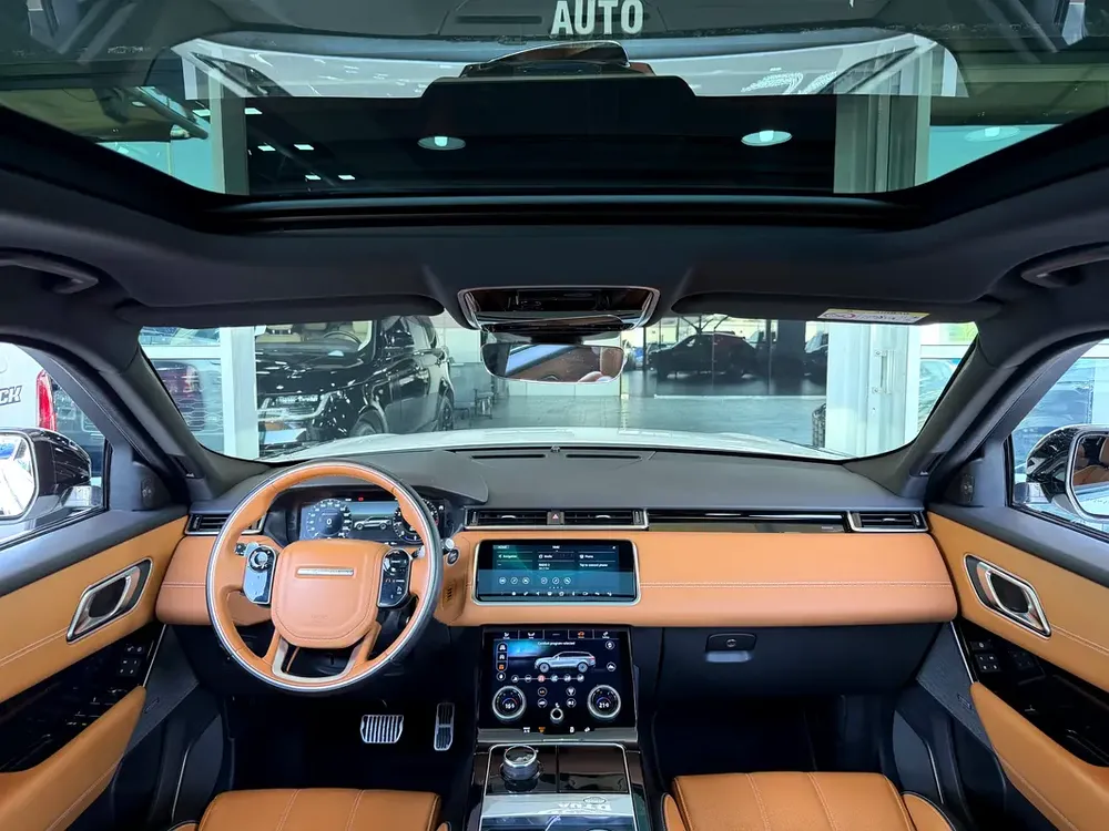 AED 1,680 P.M | 2019 Range Rover Velar P300 HSE R-Dynamic | Under Warranty | GCC | - Image 9
