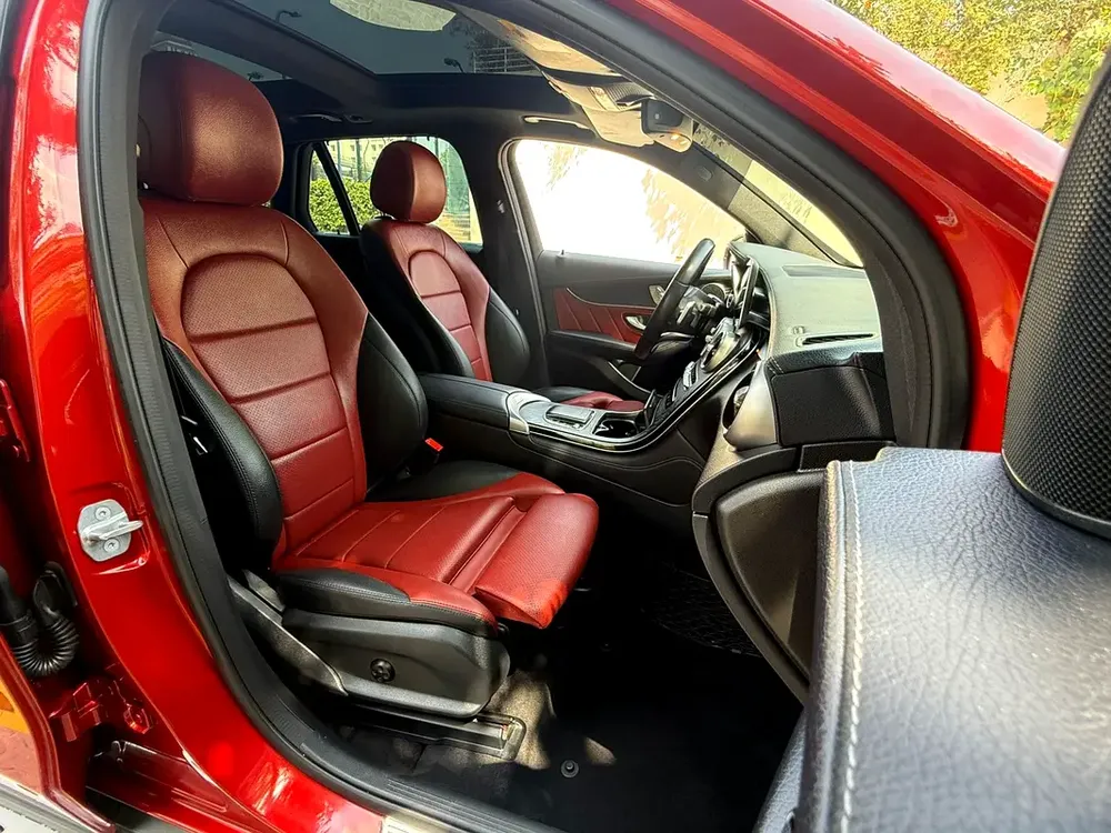 AED 1,412 EMI • GCC 2020 Mercedes GLC 200 4M AMG 2.0L V4 • Full Luxury - Image 10