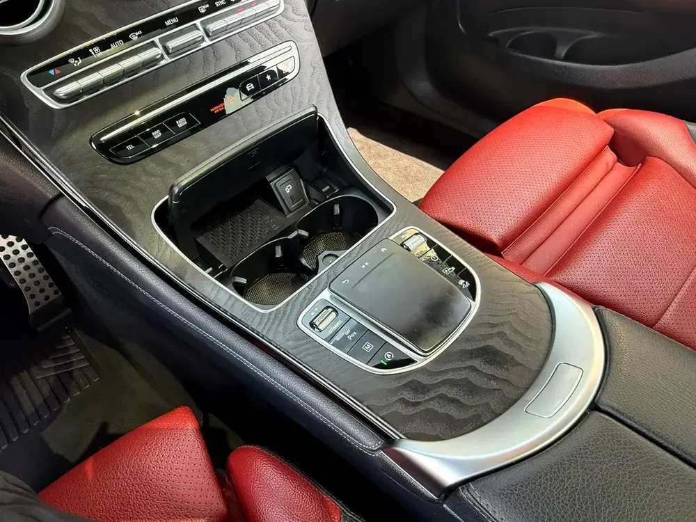 AED 1,412 EMI • GCC 2020 Mercedes GLC 200 4M AMG 2.0L V4 • Full Luxury - Image 16