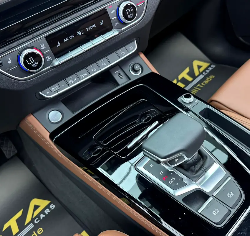 2025 Audi Q5 Sportback S-Line 45 TFSI Quattro, 2030 Audi Warranty and Service Pack, GCC - Image 10