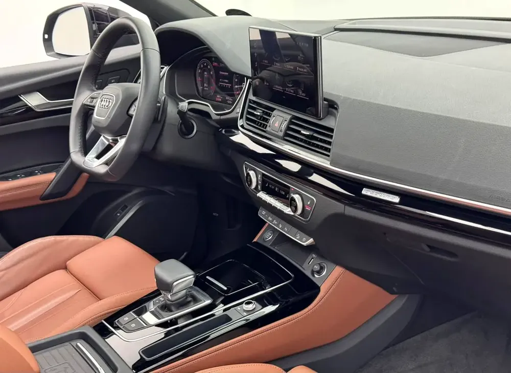 2025 Audi Q5 Sportback S-Line 45 TFSI Quattro, 2030 Audi Warranty and Service Pack, GCC - Image 14