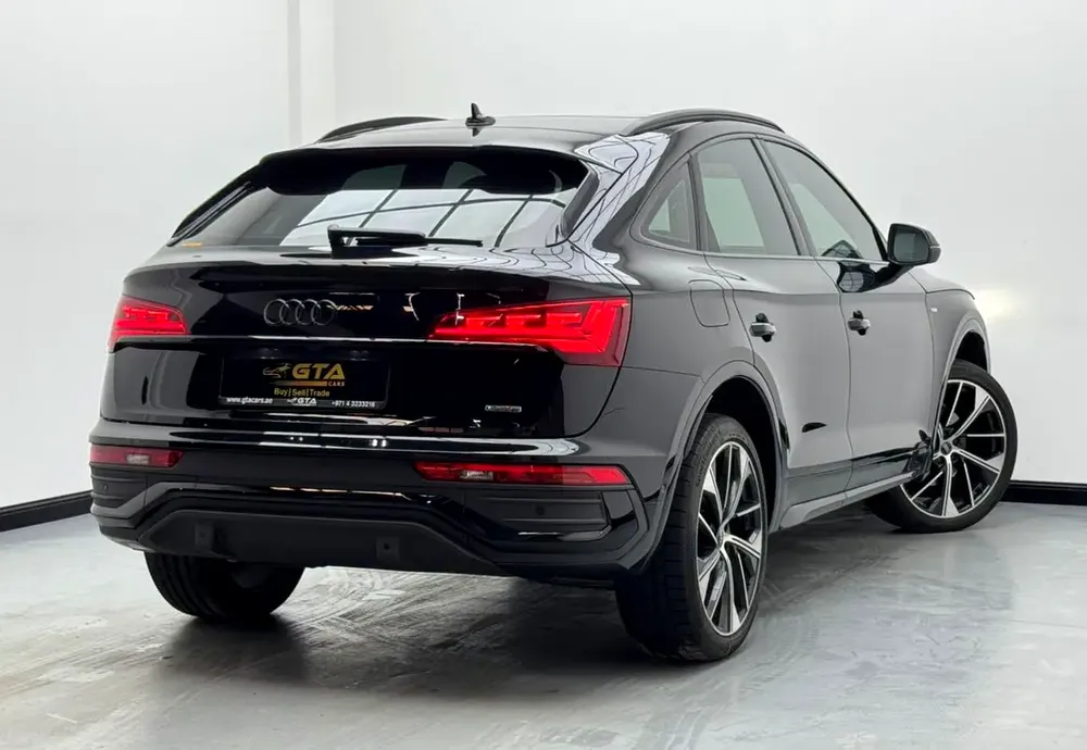 2025 Audi Q5 Sportback S-Line 45 TFSI Quattro, 2030 Audi Warranty and Service Pack, GCC - Image 6