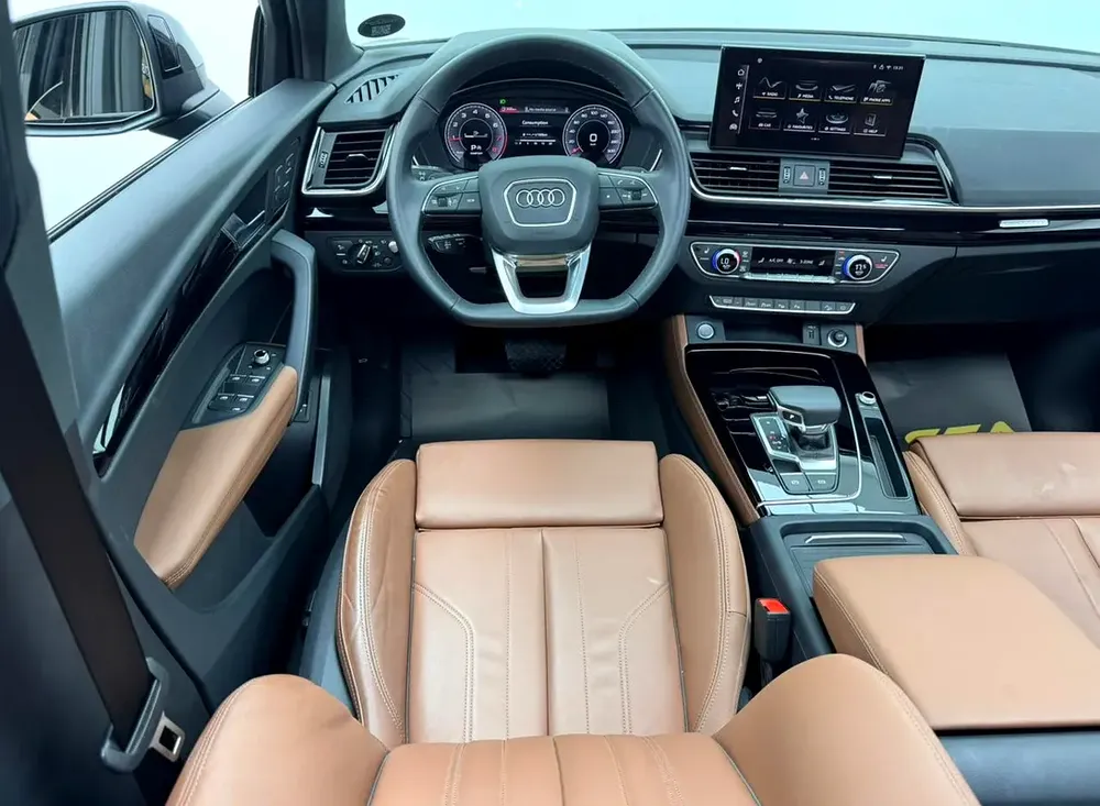 2025 Audi Q5 Sportback S-Line 45 TFSI Quattro, 2030 Audi Warranty and Service Pack, GCC - Image 8