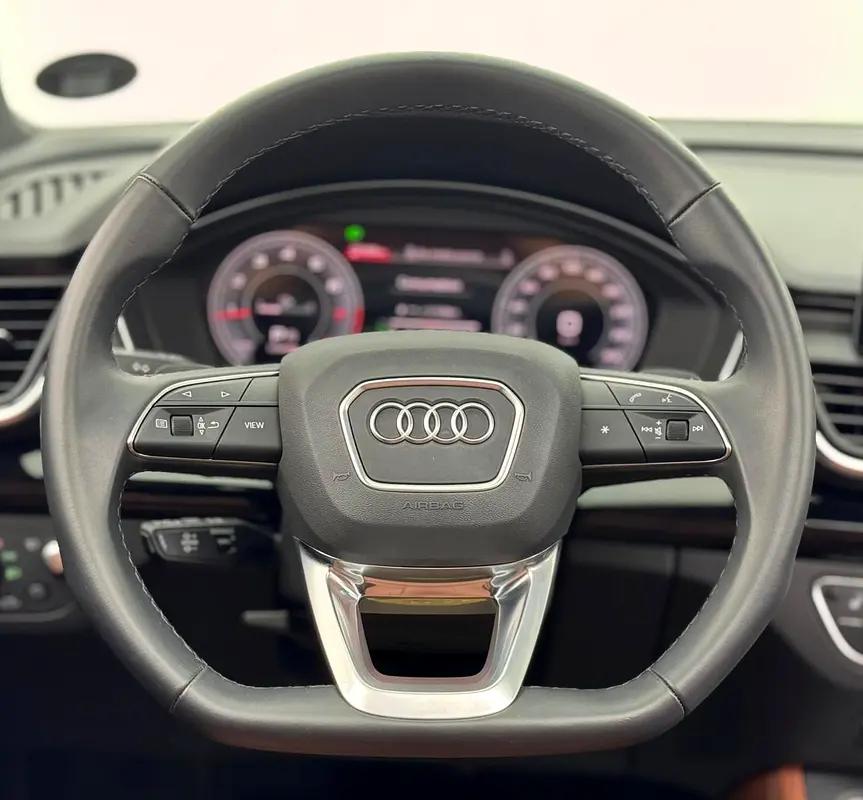 2025 Audi Q5 Sportback S-Line 45 TFSI Quattro, 2030 Audi Warranty and Service Pack, GCC - Image 9