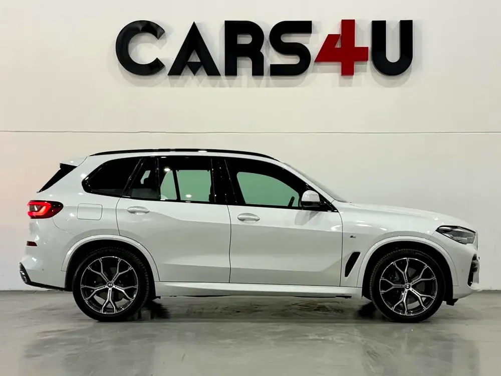 2022 GCC BMW X5 M-sport / warranty and service package with agency (AGMC) - Image 4