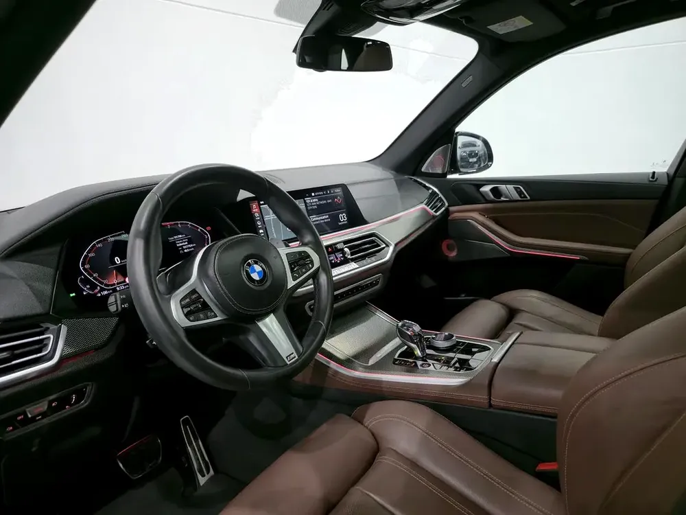 2022 GCC BMW X5 M-sport / warranty and service package with agency (AGMC) - Image 9