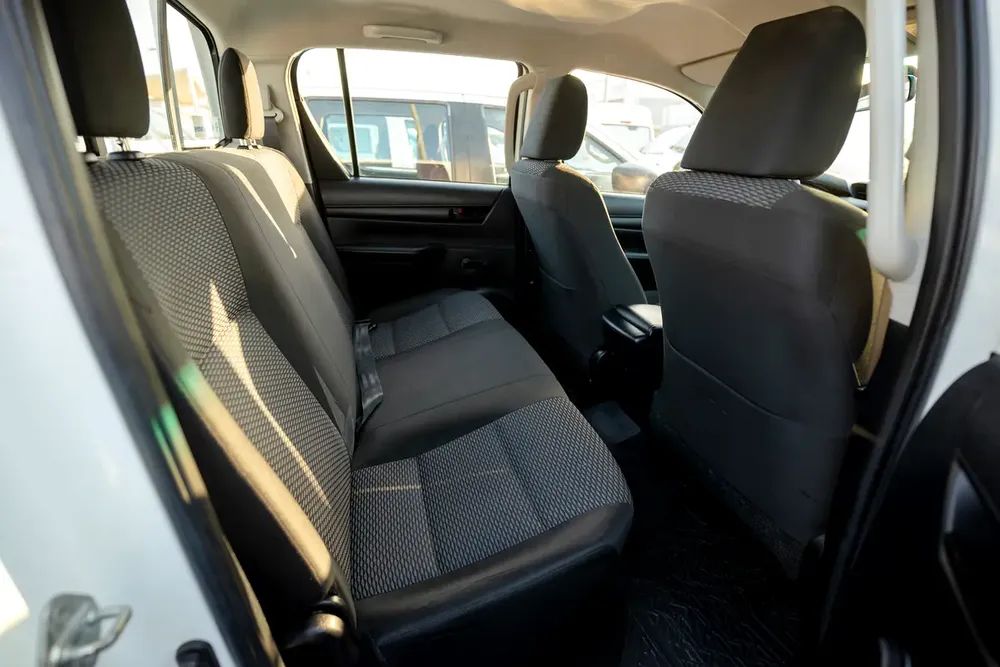 Hilux | Double Cabin 4x4 | Automatic | GCC Specs | Ref#T44166 - Image 10