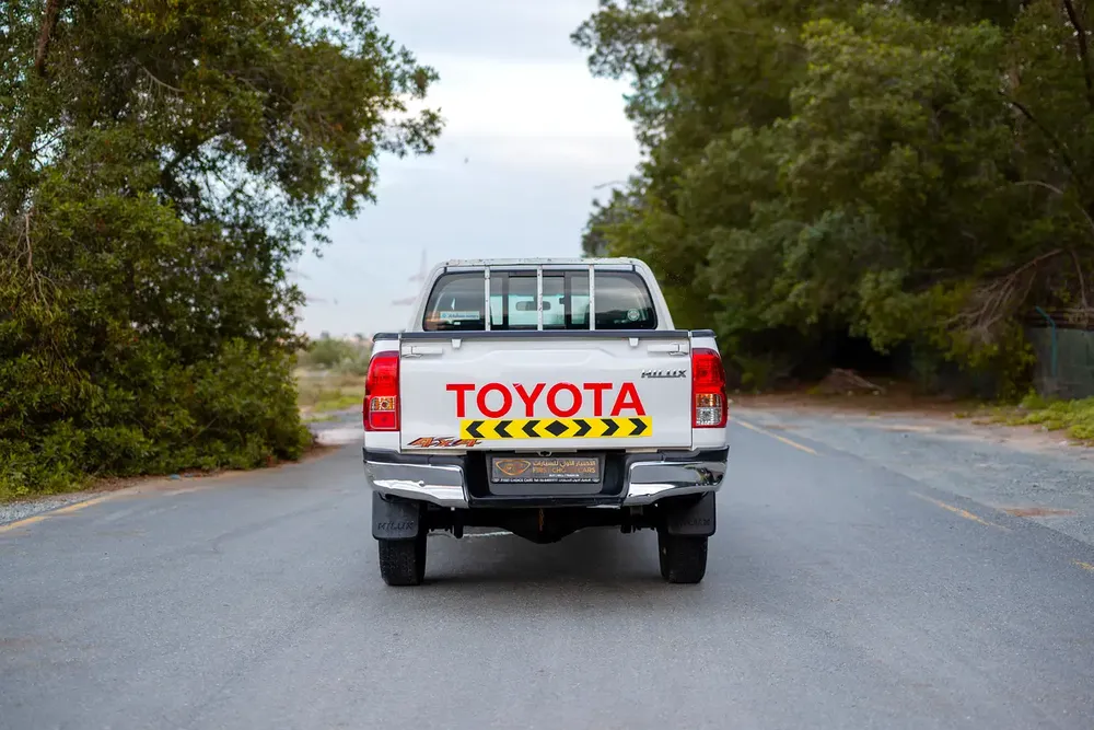 Hilux | Double Cabin 4x4 | Automatic | GCC Specs | Ref#T44166 - Image 6