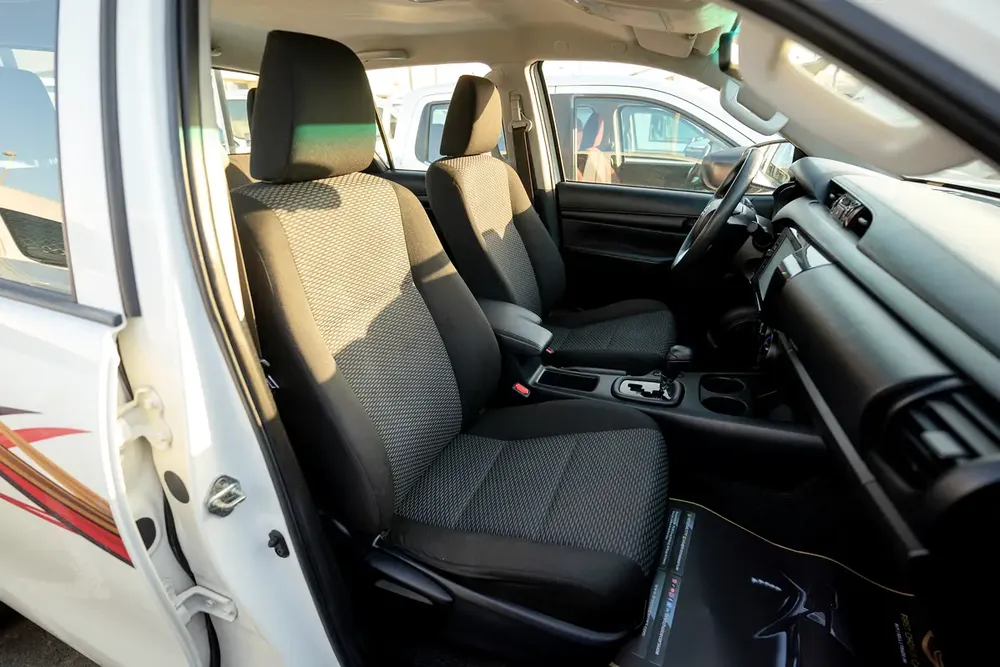 Hilux | Double Cabin 4x4 | Automatic | GCC Specs | Ref#T44166 - Image 9