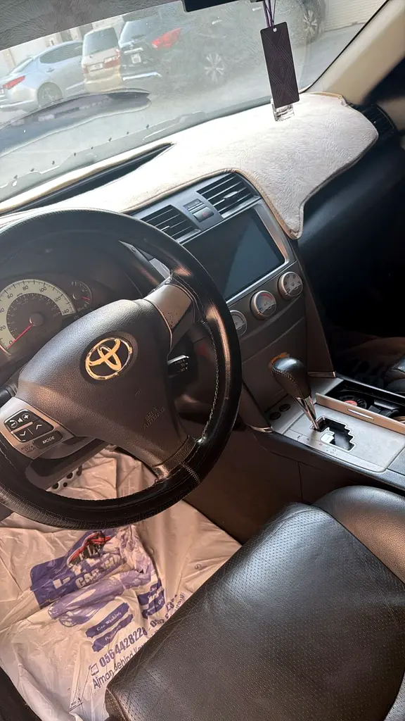 Toyota camry 2011 best car - Image 7
