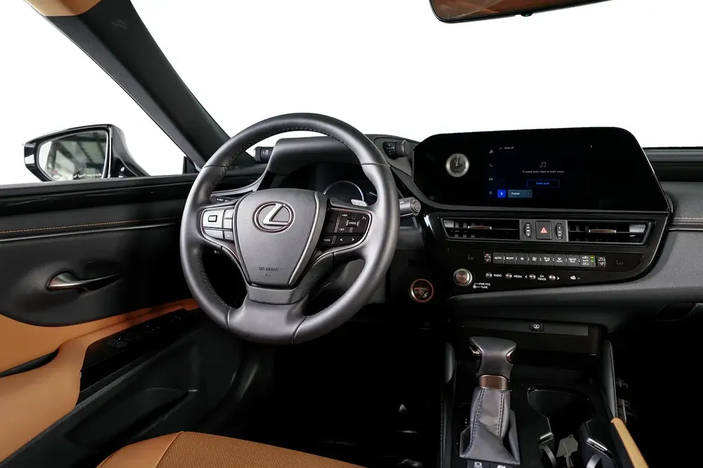 Lexus Es 300h-GCC- warranty valid till December 2028 - Image 12