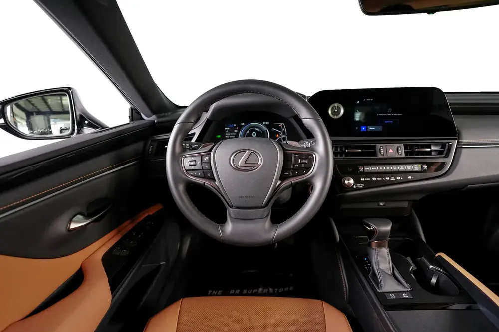 Lexus Es 300h-GCC- warranty valid till December 2028 - Image 14