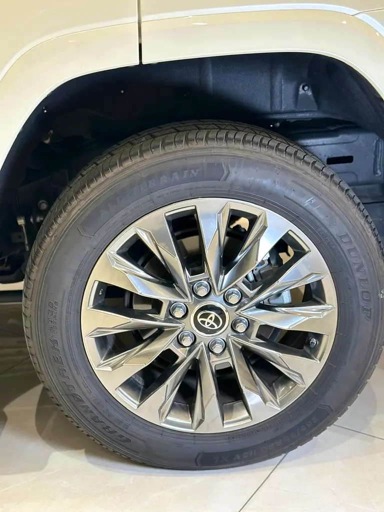 2024 Toyota Land Cruiser GXR - GCC Specs - Brand New! - Image 20
