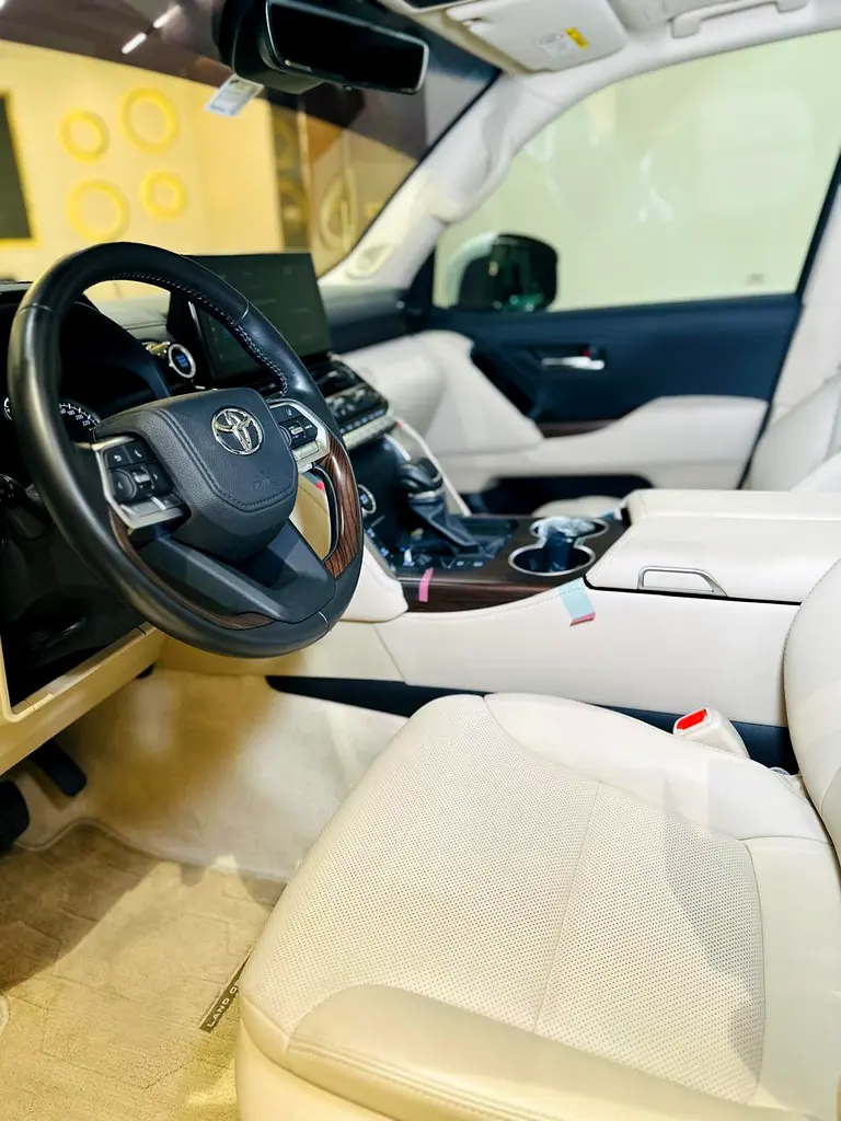 2024 Toyota Land Cruiser GXR - GCC Specs - Brand New! - Image 7