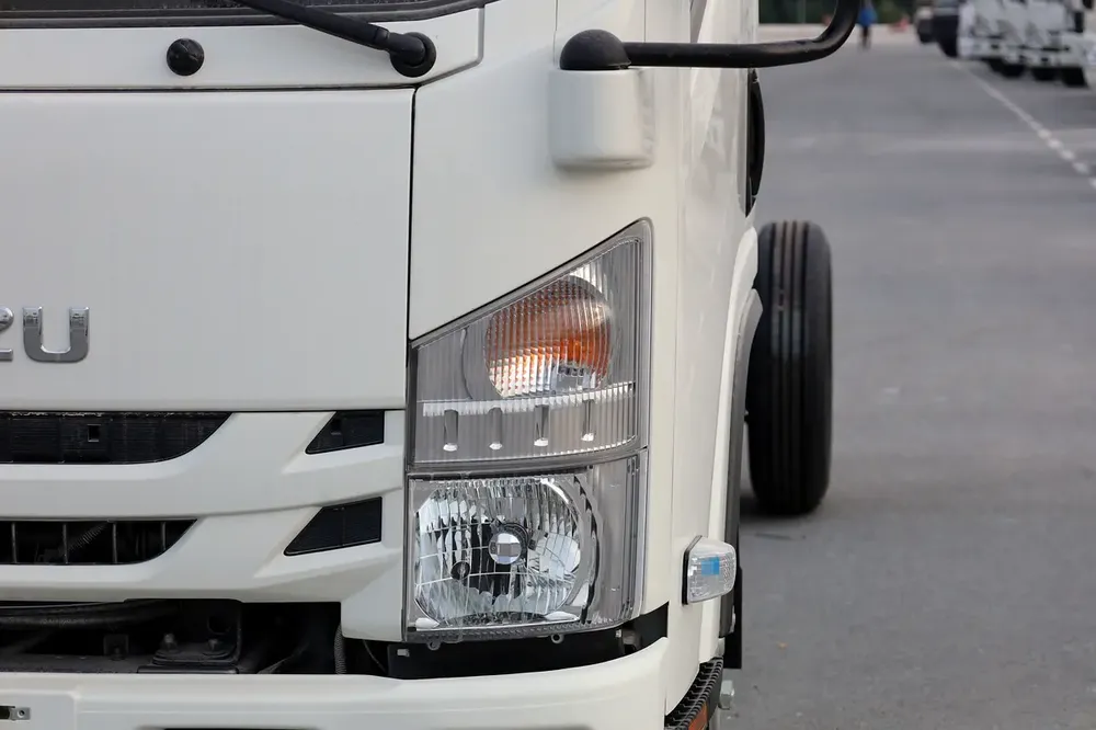 ISUZU NMR CHASSIS  4.6L 2026 MODEL - Image 4