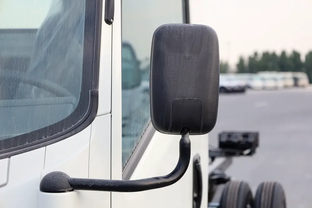 ISUZU NMR CHASSIS  4.6L 2026 MODEL - Image 5